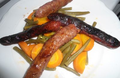 Saucisses,Merguez grillées et legumes vapeurs