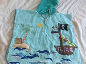 Patron Tutoriel Un Poncho De Bain Sur Le Theme Des Pirates Et Des Requins 1 Brin 2 Folie