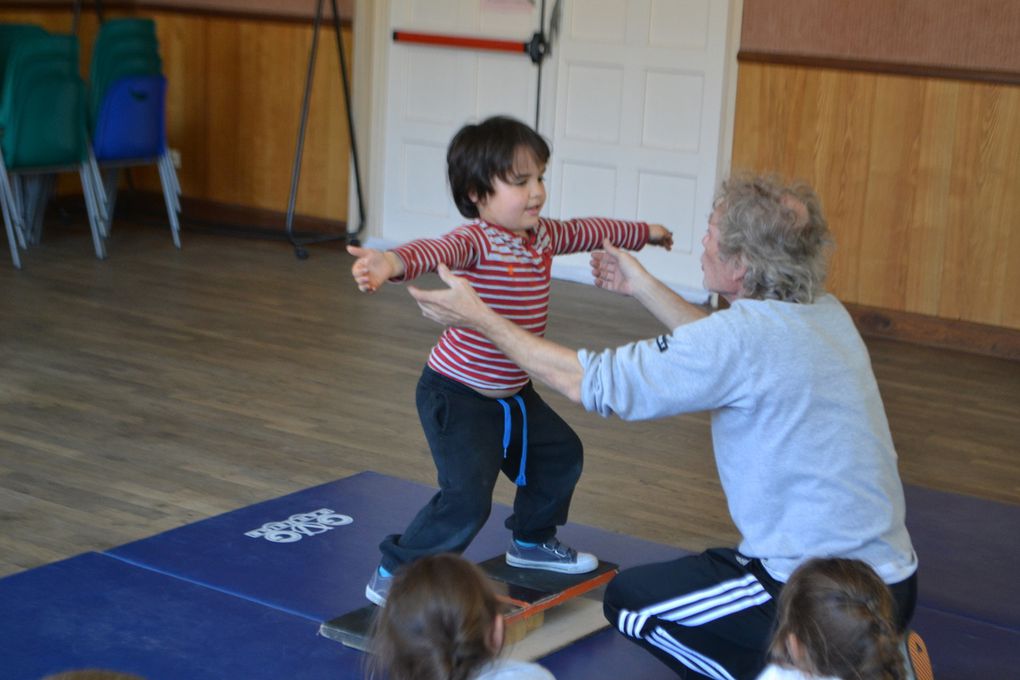 C'est le cirque à l'école de Cruzilles...