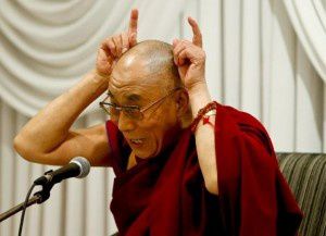 Le Dalai Lama ami de Hitler a Obama, le Loup en habits de Moine.