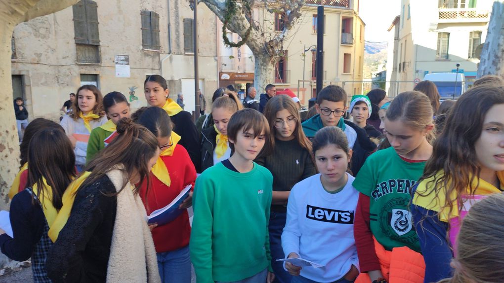 Els alumnes que aprenen català a Prada homenatgen Pompeu Fabra amb danses i cançons!