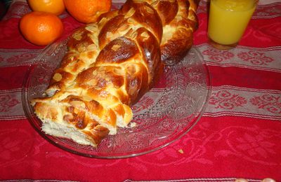 BRIOCHE à LA FLEUR D ORANGER EXTRA MOELLEUSE A LA MIE FILANTE !!!!! recette adoptée