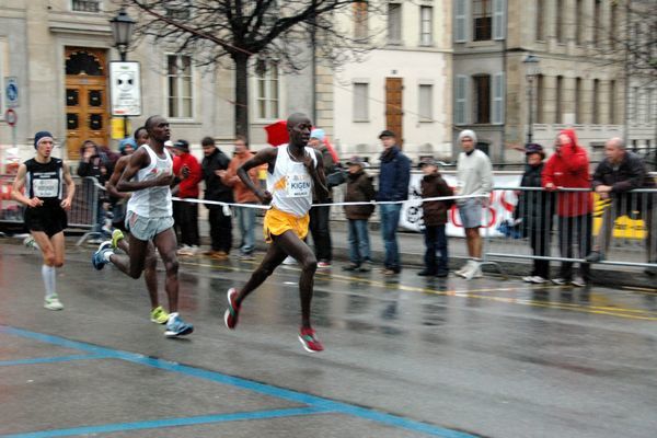 Suite des photos et images d'athlètes internationaux