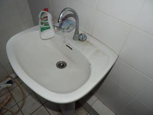 Toilettes de notre personnel Anse 2 au NBBC(gardiens,jardiniers, peintres,....)