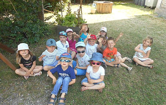 Découvrir la nature dans le jardin de l'école (TPS-PS)