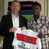 Jean-Christophe Bahebeck signe son premier contrat pro.