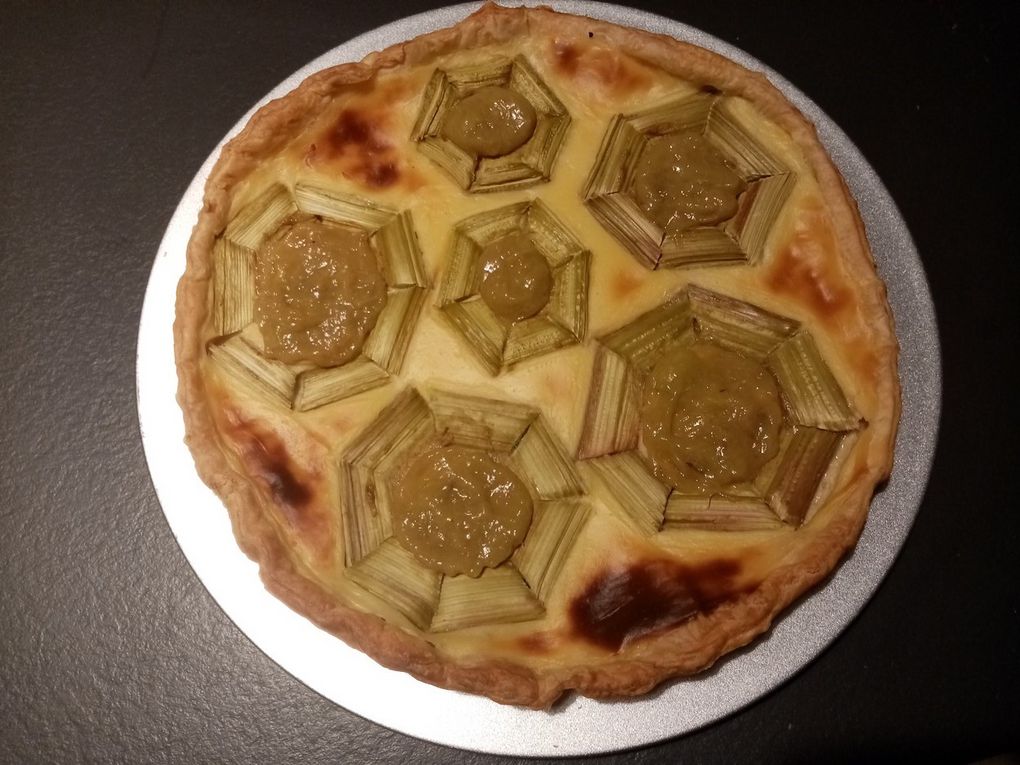 Tarte à la rhubarbe (crème pâtissière)