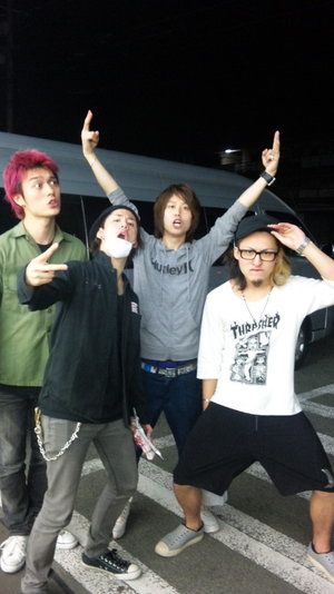 Photo du quotidien de one ok rock =)