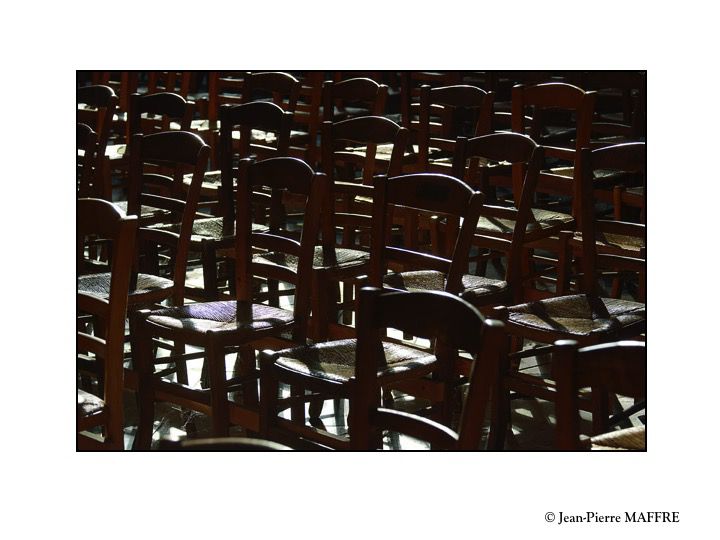 Et si d'autres que Ionesco s'intéressaient aux chaises.