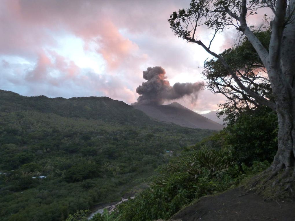 Vanuatu épisode 3: l'île de Tanna, la famille, le volcan...