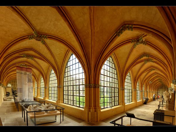 Cloître Saint Corneille de Compiègne.