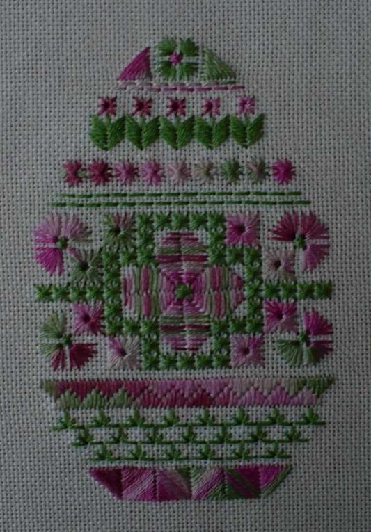 crystal tulip free Hohla
lin 12 fils- anchor 1316 DMC 3685