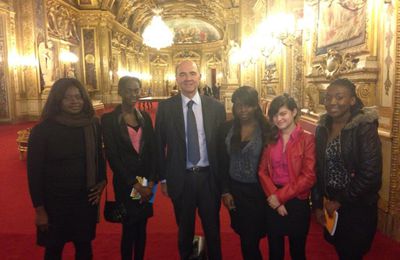 Des stagiaires de 3e du collège Elsa Triolet à Champigny ont pu échanger avec le ministre Pierre Moscovici après le débat sur la BPI au Sénat. Je le remercie pour sa disponibilité.