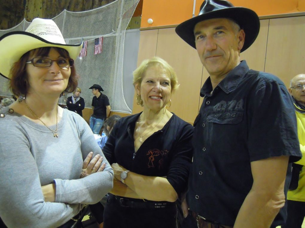 Le Bal du TELETHON organisé par Nadine et les CRAZY BOOTS COUNTRY, animé par Brigitte et CADANCE