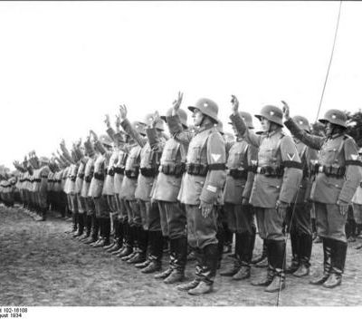 16 mars 1935 - Hitler réarme l'Allemagne