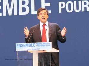 FRANCOIS FILLON A NICE POUR LES LEGISLATIVES