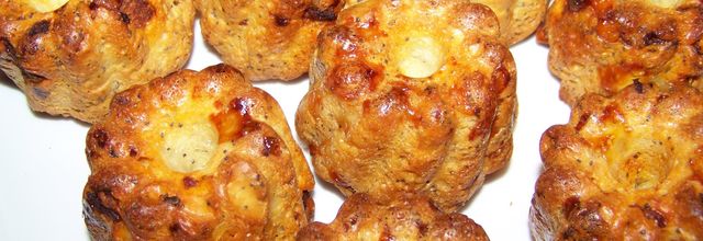 Kougelhopf salé à l'emmental et au chorizo.