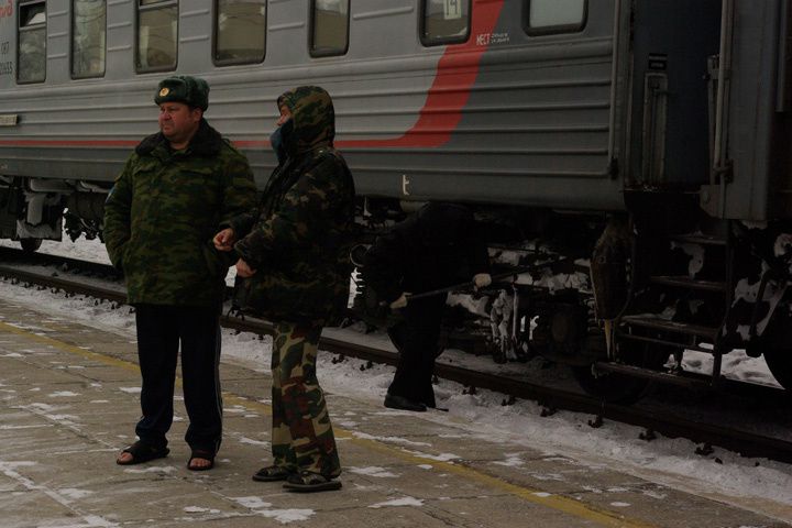 Dans le cadre d'un shooting photos avec Bluebretzel et Degré7,je suis partie avec une équipe pour 15 jours en Russie. Départ Moscou puis Irkouzt, près du Lac Baîkal, puis le transibérien jusqu'a Vladivostock. C'est un voyage en train, de gare e