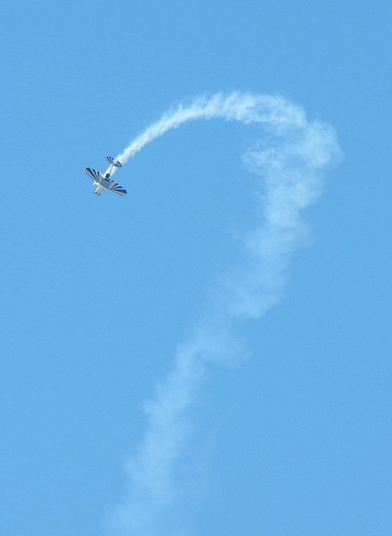 Les photos d'avions sont des vols de démonstration lors du Salon du Bourget.