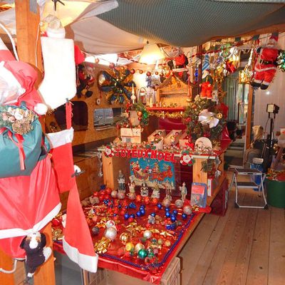 Décorations de Noël, Sapin de Noel décoré, Crèche de 5mètres, à vendre.