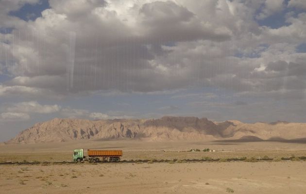 Cap sur Kerman, toujours plus loin vers le sud désertique...