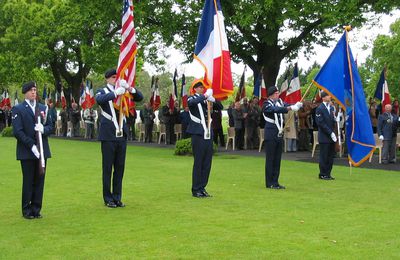 10H45 RASSEMBLEMENT DES PORTES DRAPEAUX DU SUD MANCHE (Cliquez ici pour lire la suite)