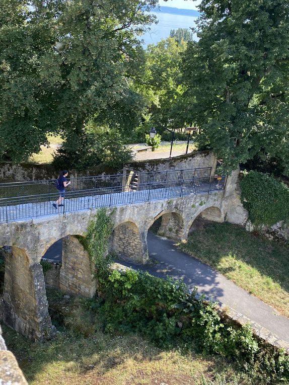 Ballade autour de la collégiale et du château à Neuchâtel