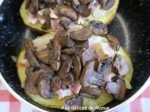 Pommes de terre au four aux champignons et poitrine fumée, gratinées à la fourme de Montbrison 