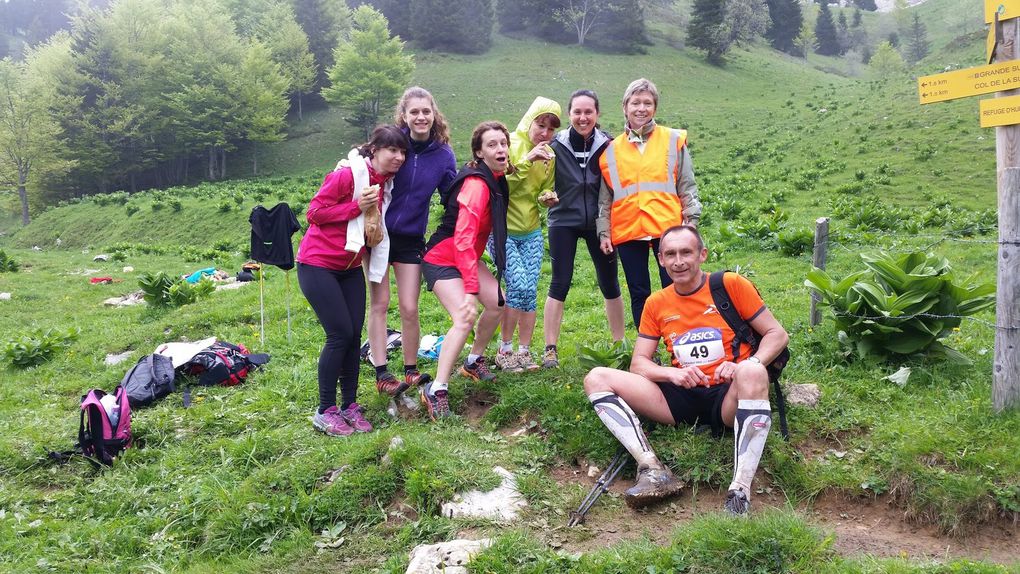 Notre groupe en direction de la Velouse et de l' Hurtière pour soutenir Olivier qui participe au trail de la Sure.