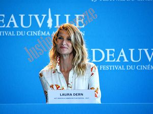 Laura Dern en conférence.