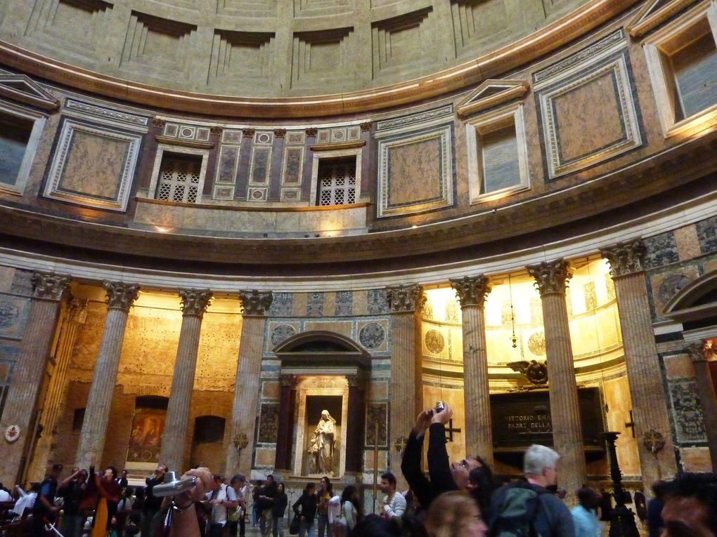 Ce Pèlerinage à Rome a été un moment de prière durand l'année sacerdotale. Il nous a permis de vivre autrement qu'au séminaire, ensemble. Il a été un moment de découverte pour les uns et de redécouverte pour les autres.
Sebastien Séminar