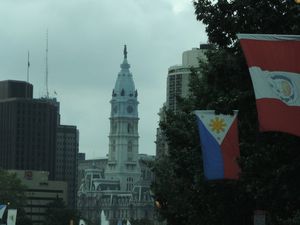 la mairie est surmontée de la statue de William Penn, fondateur de l'état de Pennsylvanie. 