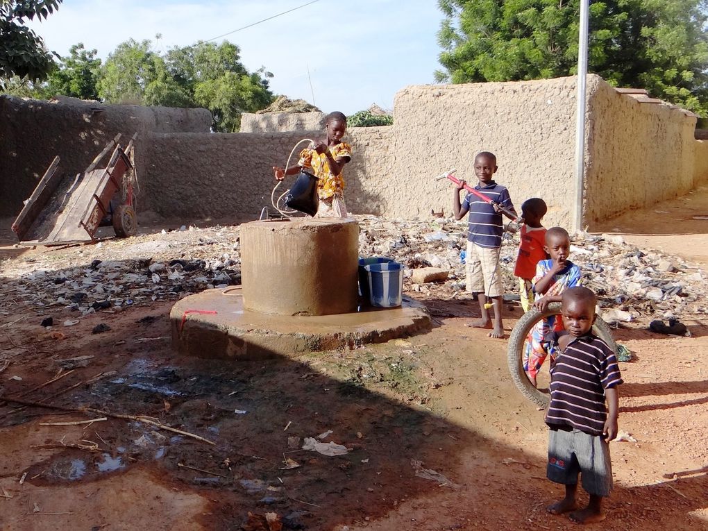 Photos exposées à la Grange de Conie-Molitard du 12 au 27 avri 2014 dans le cadre du 9ème salon de printemps (extrait d'un album de voyage au Mali en octobre / novembre 2013)