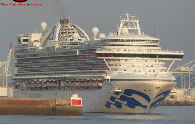 Départ du Crown Princess au Havre le 23/07/2019.