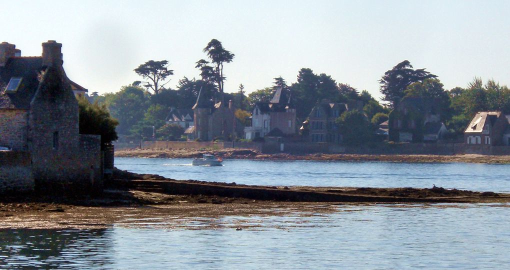 Face à Loctudy la presqu'île de l'Île-Tuddy.