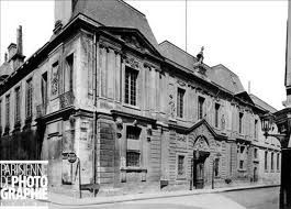 Au Musée Carnavalet, on se spécialise dans le ....Vandalisme !