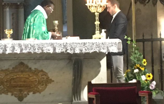 Première communion à Notre-Dame des Victoires-Trouville sur mer.