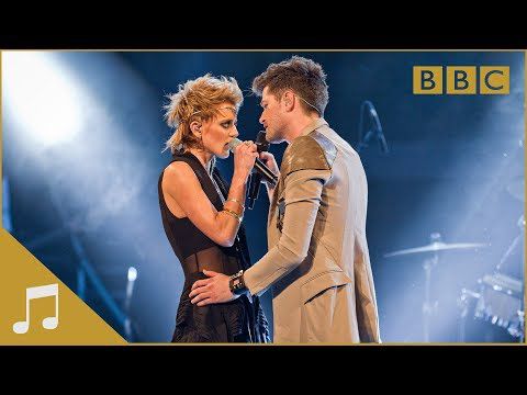 Finale de The Voice UK : vidéos des duos coachs - candidats.