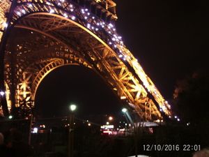 UNE VISITE AU MARCHE DE NOEL DE PARIS