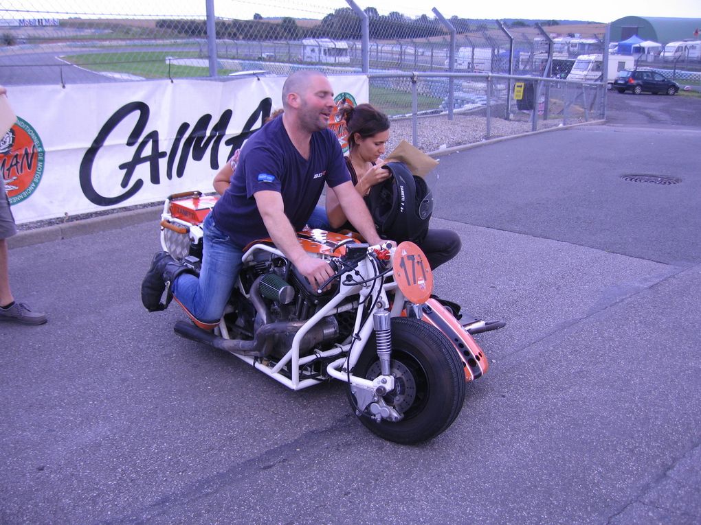 Photos CAIMAN 2014, démonstrations sur piste motos et side-cars anciens Croix en Ternois