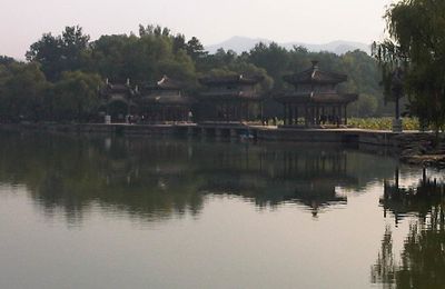 Jour 6 : Parc impérial et Palais d'été (Chengde). Retour à Pékin en train.