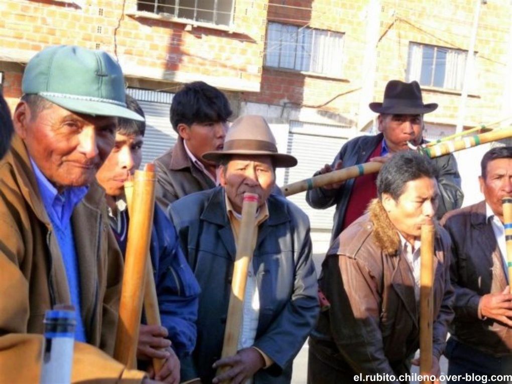 La Paz.... des délires de fou, des combats de catch féminins qui terminent en sang, du cactus hallucinogène, une ville vivante et vraiment unique! 5 jours de pur bonheur. Merci Brice, Laura, Emi, Osmar et bien sur le Loki Hostellllll