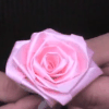 Comment faire des fleurs, roses et marguerites avec du ruban - Vidéos