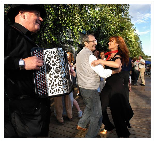 Juillet-Aout 2006- Les Danses de Salon de Paris Plage- Guinguette sur Seine