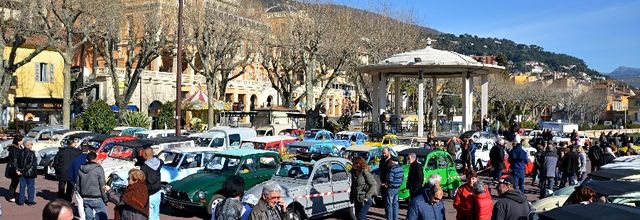 LES ROCKERS SONT EN 2CV SUR LA ROUTE D’OR