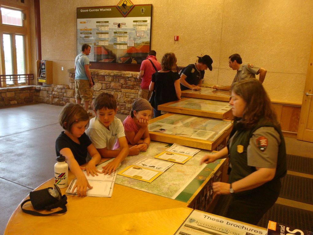 Voici en image notre periple entre Sedona avec ses falaises rougeoyantes et son canyon magnifiques, le Grand Canyon qui est ireel et epoustouflant puis Antilope Canyon qui est incroyable avec ses gorges etroites ou nous descendons ...