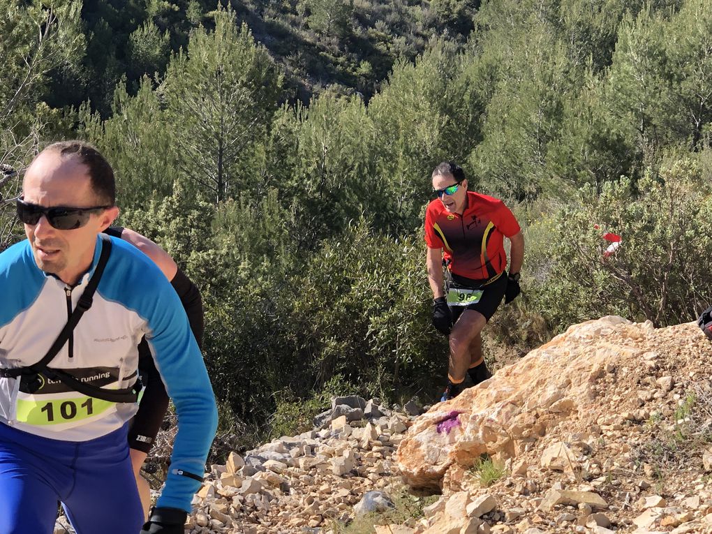 Photos des coureurs du 12 km, à l'aller après le 5ème km et au retour avant le 9ème km