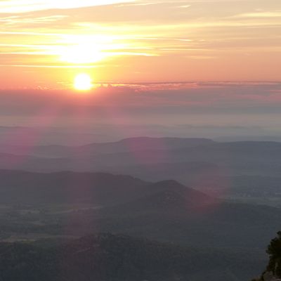 L'ESPERANCE POUR SORTIR DES BRUMES SOCIALES