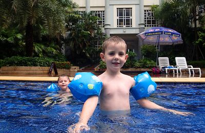 Un tour à la piscine!