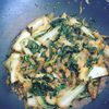 Chou Pak Choi en wok avec boeuf et gingembre